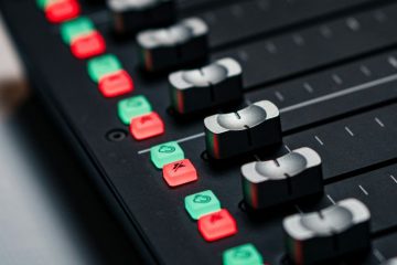 RODE parent the freedman group acquires uhf wireless lectrosonics