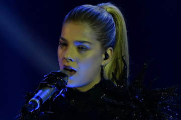 Diane Warren Weightless XR music